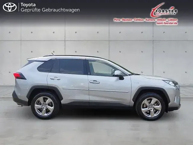 Gebraucht Toyota RAV4 Hybrid Team 218 PS (160 kW) 2020 Silber SUV
