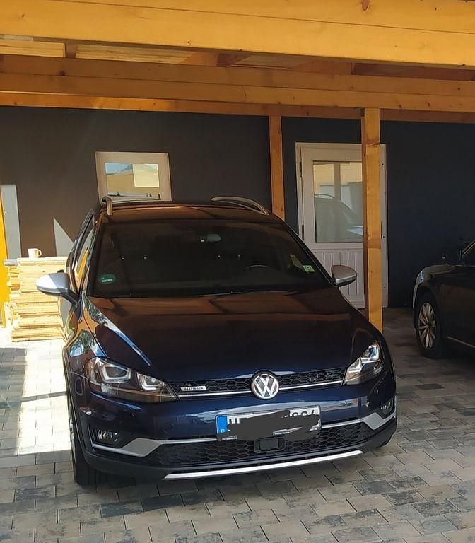 Blau Gebraucht 2015 VW Golf Alltrack Kombi | 9.999 € - Bild 1/3