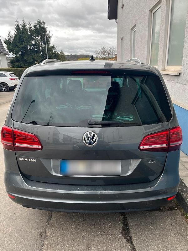 Gebraucht VW Sharan Highline 150 PS (110 kW) 2021 Grau Van / Kleinbus
