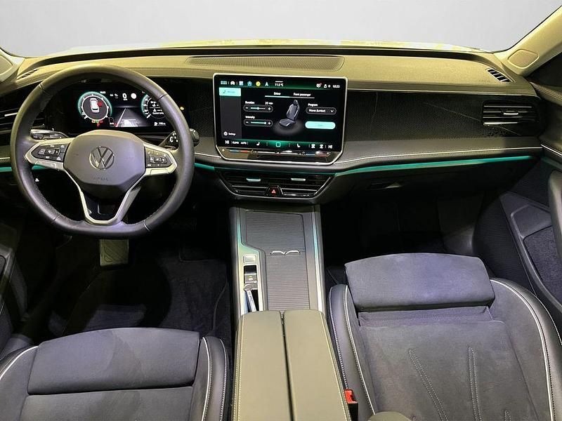 Gebraucht VW Passat Business 150 PS (110 kW) 2025 Oryxweiß perlmutteffekt Kombi