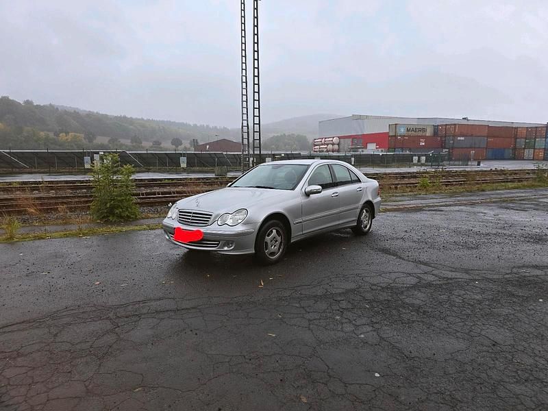 Gebraucht Mercedes C200 163 PS (119 kW) 2004 Silber Limousine