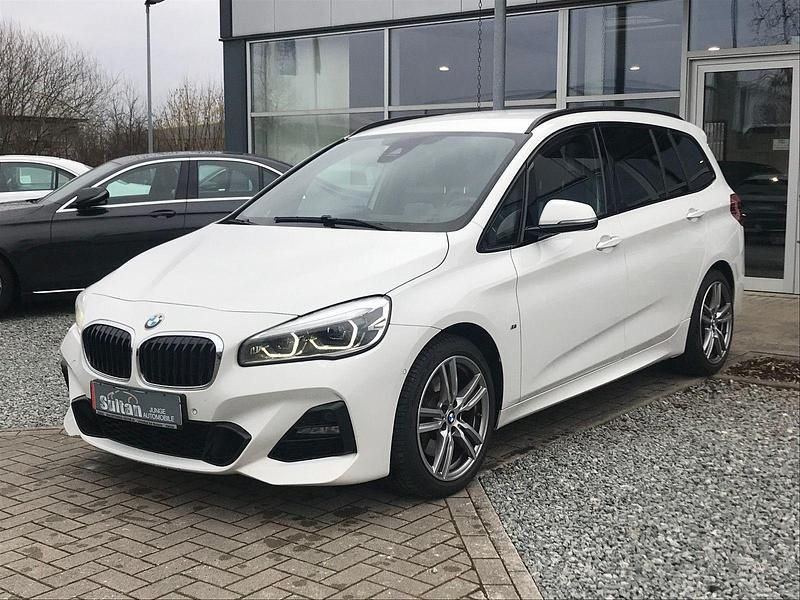 Weiß Gebraucht 2020 BMW 220 Gran Tourer M Sport Van / Kleinbus | 16.999 € (Guter Preis) - Bild 1/4