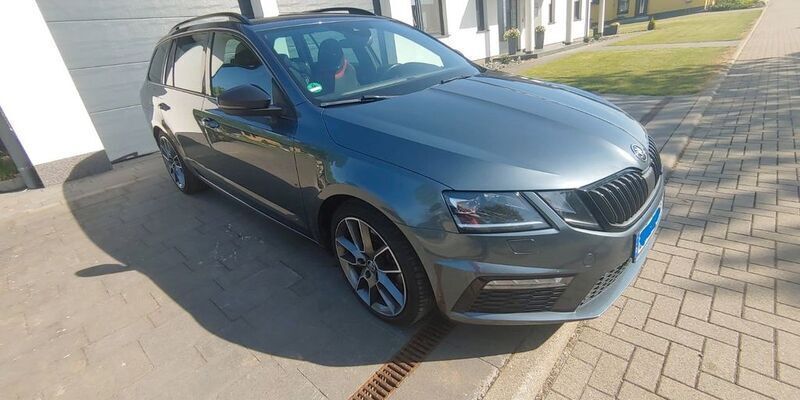 Blau Gebraucht 2017 Skoda Octavia RS Kombi | 15.900 € (Fairer Preis) - Bild 1/4