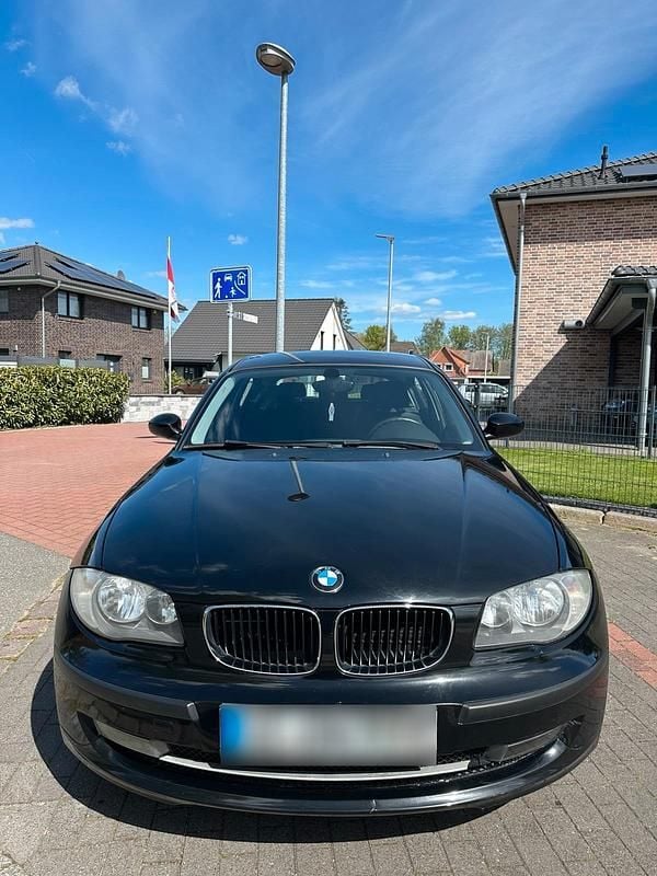 Second-hand BMW 116 122 CP (89 kW) 2009 Negru Hatchback