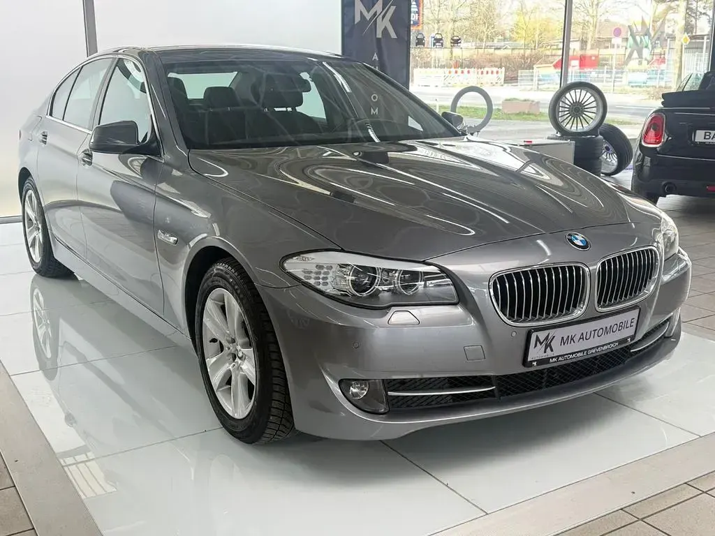 Gebraucht BMW 523 204 PS (150 kW) 2010 Grau Limousine