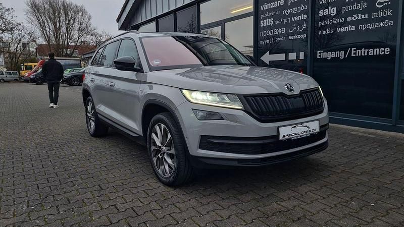 Grau Gebraucht 2021 Skoda Kodiaq Clever SUV | 19.990 € (Fairer Preis) - Bild 1/4