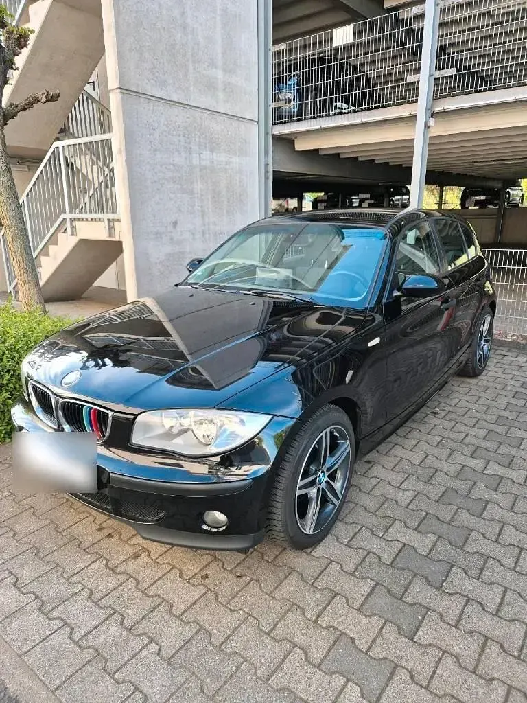 Gebraucht BMW 116 115 PS (84 kW) 2024 Schwarz Kleinwagen