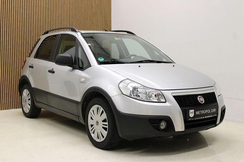 Silber Gebraucht 2009 Fiat Sedici SUV | 2.990 € (Fairer Preis) - Bild 1/4