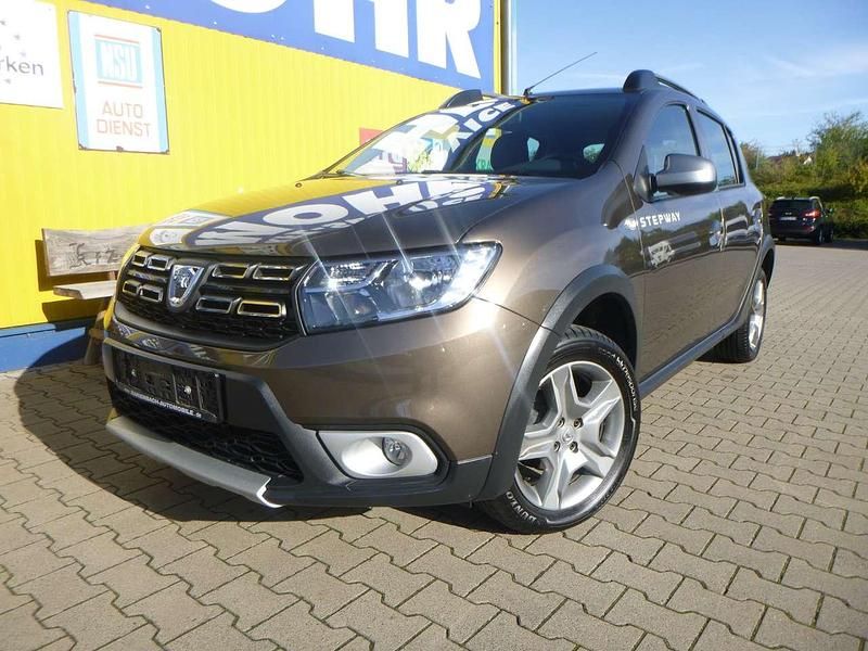 Toffee braun Gebraucht 2017 Dacia Sandero Prestige Kleinwagen | 8.950 € (Fairer Preis) - Bild 1/4
