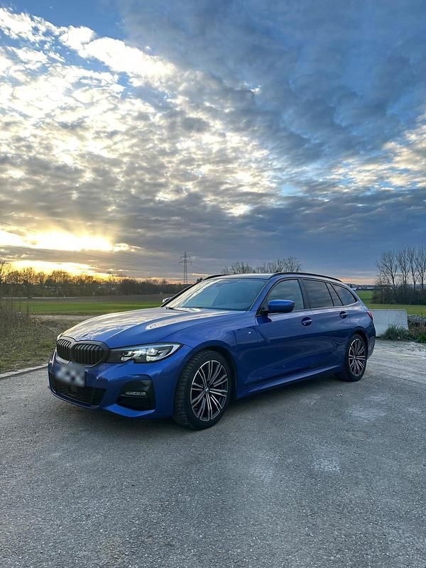 Gebraucht BMW 320 190 PS (139 kW) 2020 Blau Kombi