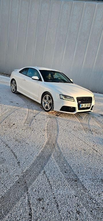 Weiß Gebraucht 2011 Audi RS5 Ambiente Coupé | 22.999 € (Fairer Preis) - Bild 1/4