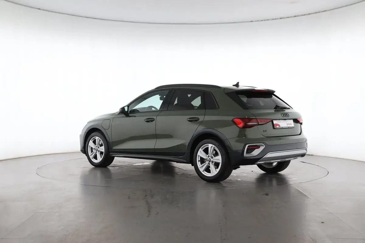 Gebraucht Audi A3 e-tron Ambiente 150 PS (110 kW) 2026 Distriktgrün Kleinwagen