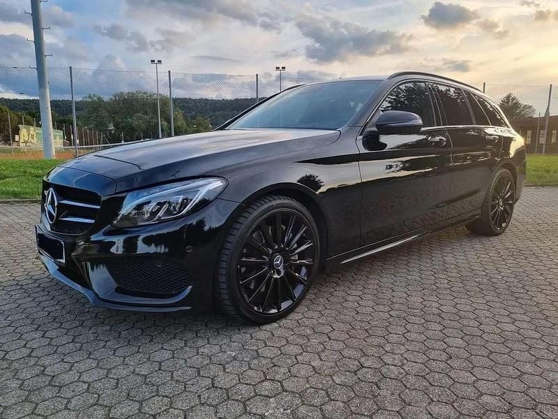 Schwarz Gebraucht 2016 Mercedes C300 AMG Kombi | 22.590 € (Fairer Preis) - Bild 1/4