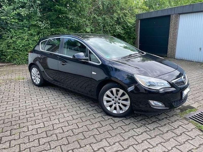 Schwarz Gebraucht 2010 Opel Astra Cosmo Limousine | 3.399 € (Fairer Preis) - Bild 1/4