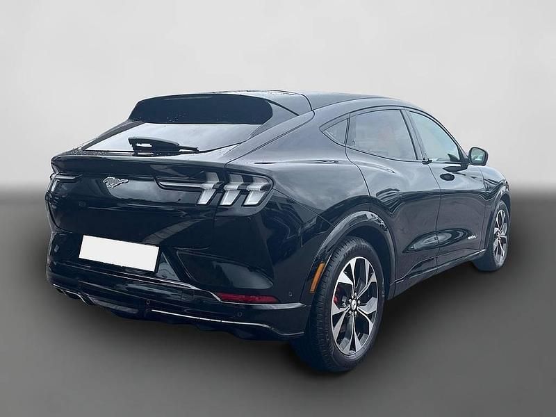 Usata Ford Mustang Mach-E 258 kW (351 CV) 2022 Nero SUV
