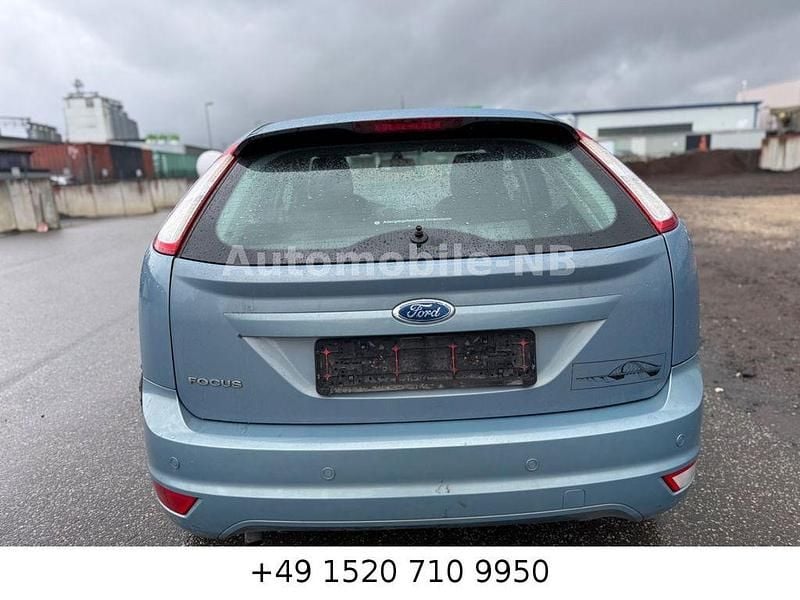Gebraucht Ford Focus Style 116 PS (85 kW) 2009 Grau Limousine