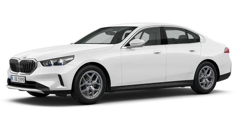 Alpinweiß uni Neu 2025 BMW 520 Sport Line Limousine | 48.750 € - Bild 1/4