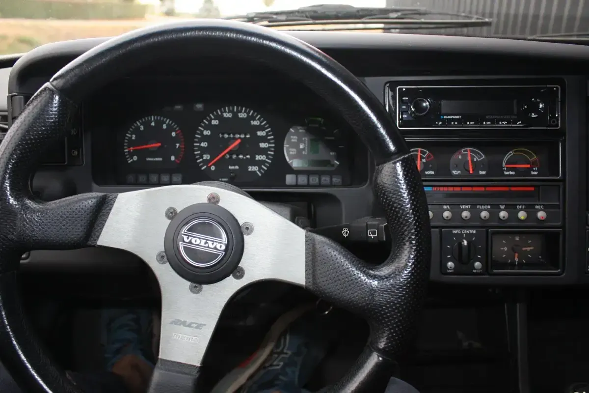 Gebraucht Volvo 480 122 PS (89 kW) 1994 Weiß Coupé
