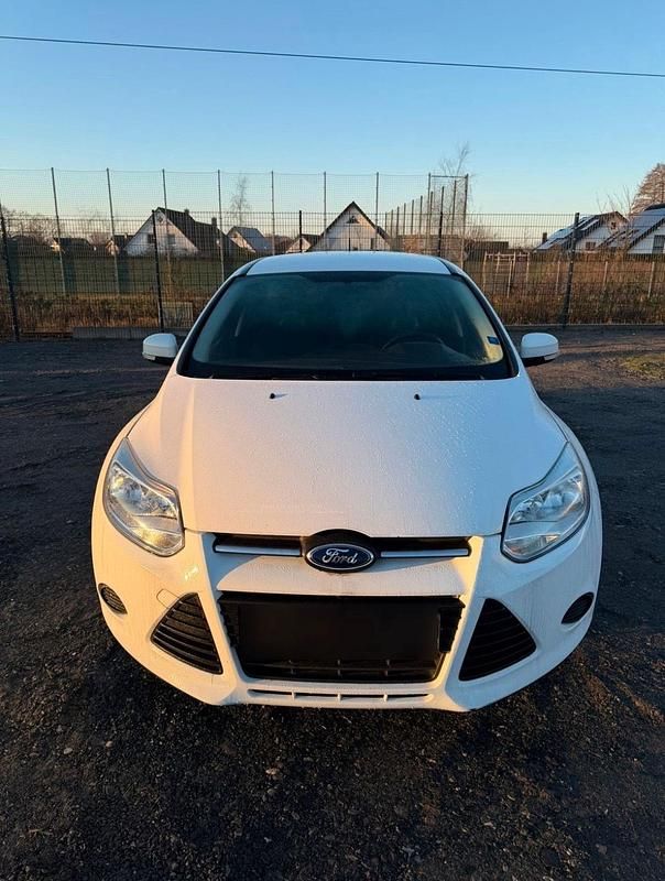 Usata Ford Focus 101 CV (74 kW) 2014 Bianco Station wagon