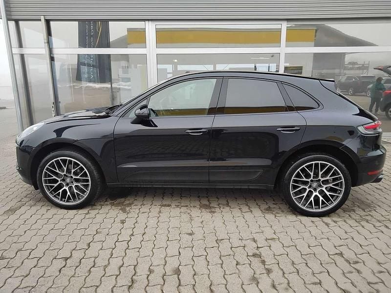 Tiefschwarzmetallic Gebraucht 2019 Porsche Macan Basis SUV | 45.390 € (Fairer Preis) - Bild 1/4