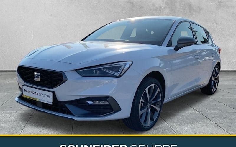 Weiß Gebraucht 2024 Seat Leon ST FR Kombi | 31.990 € (Teuer) - Bild 1/4