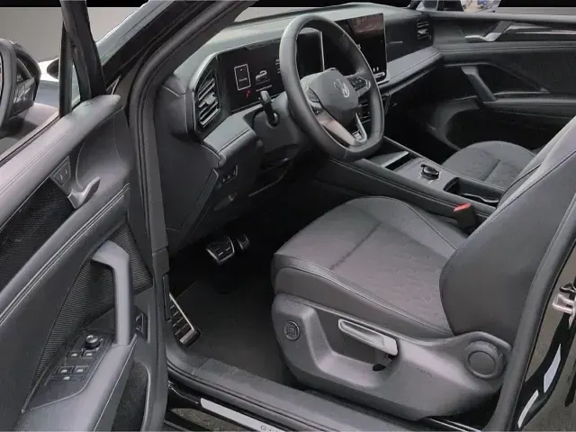 Gebraucht VW Tiguan Goal 150 PS (110 kW) 2025 Schwarz SUV
