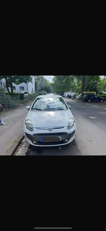 Weiß Gebraucht 2010 Fiat Punto Evo Dynamic Kleinwagen | 4.400 € (Fairer Preis) - Bild 1/4