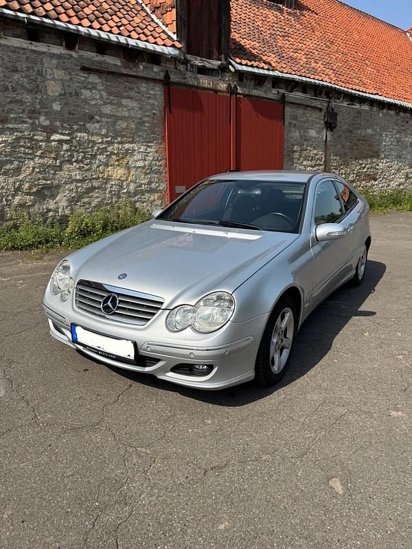 Silber Gebraucht 2006 Mercedes C180 Coupé | 2.300 € (Superpreis) - Bild 1/4