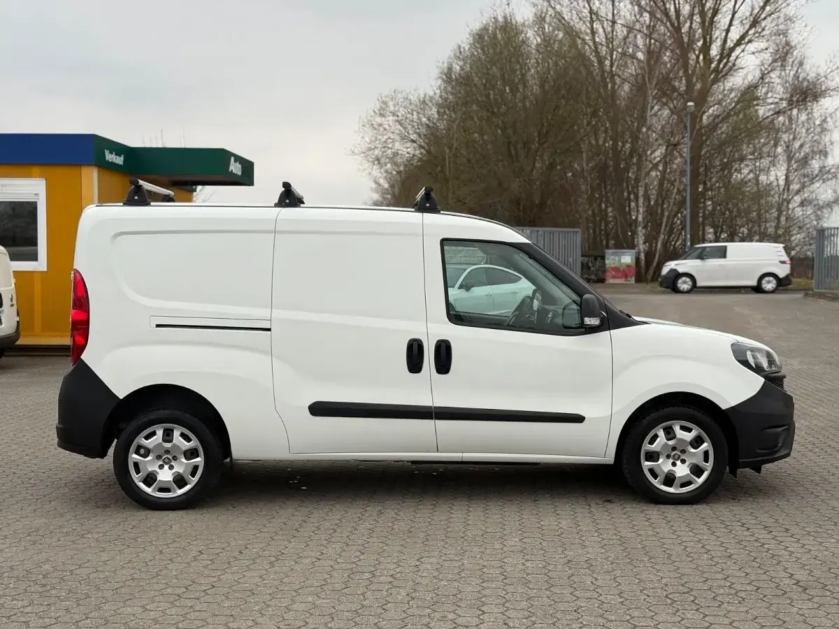 Gebraucht Fiat Doblò 95 PS (69 kW) 2020 Weiß Van / Kleinbus