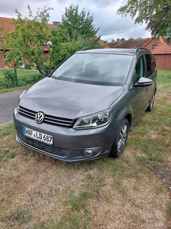 Grau Gebraucht 2011 VW Touran Comfortline Van / Kleinbus | 8.550 € (Fairer Preis) - Bild 1/4