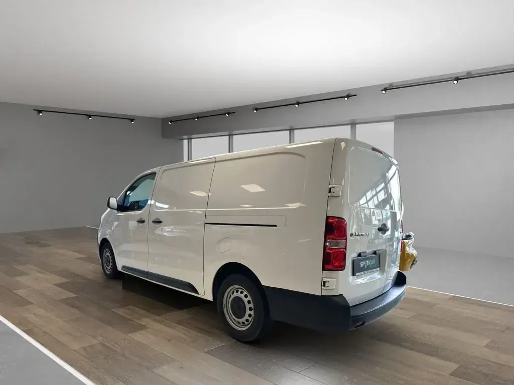 Używany Citroën e-Jumpy 100 kW (136 KM) 2022 Biały Minivan