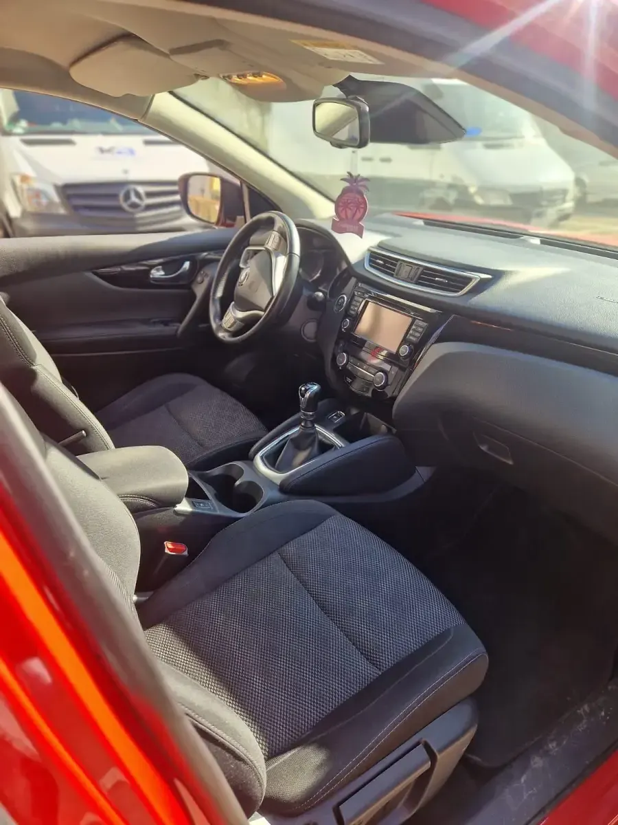 Gebraucht Nissan Qashqai 130 PS (95 kW) 2017 Rot SUV