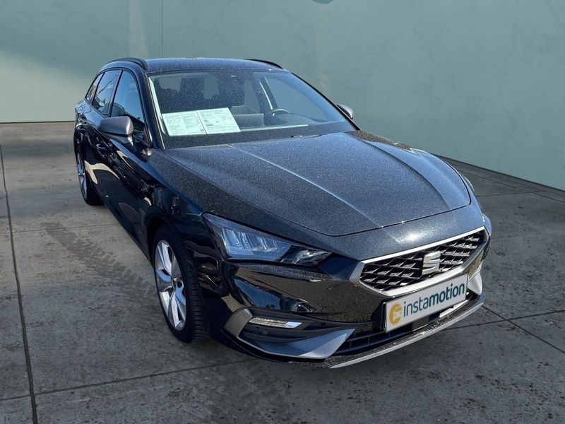Schwarz Gebraucht 2024 Seat Leon FR Van / Kleinbus | 27.880 € (Fairer Preis) - Bild 1/4