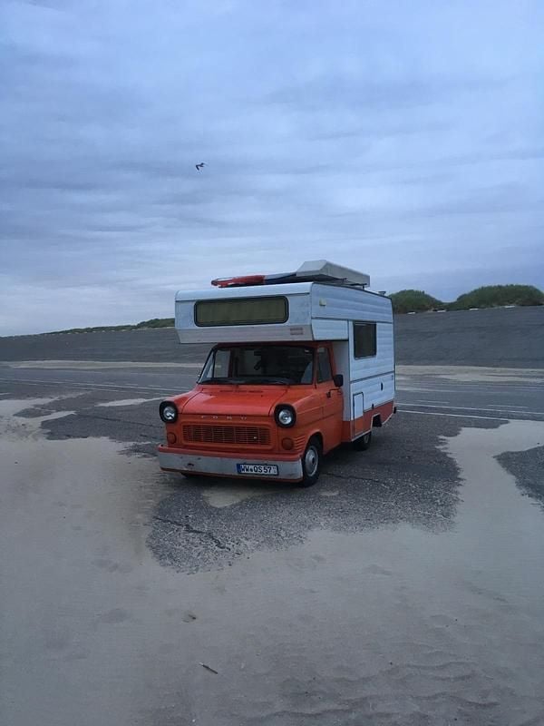 Second-hand Ford Transit 70 CP (51 kW) 1978 Portocaliu Van