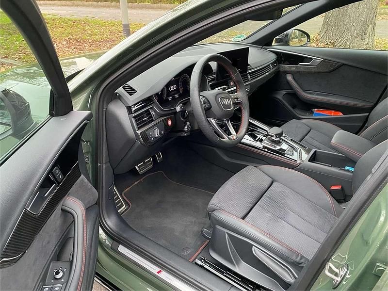 Gebraucht Audi A4 S-Line 204 PS (150 kW) 2023 Grün Kombi