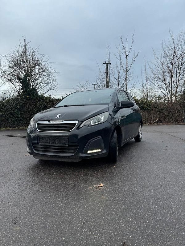 Gebraucht Peugeot 108 70 PS (51 kW) 2015 Schwarz Kleinwagen