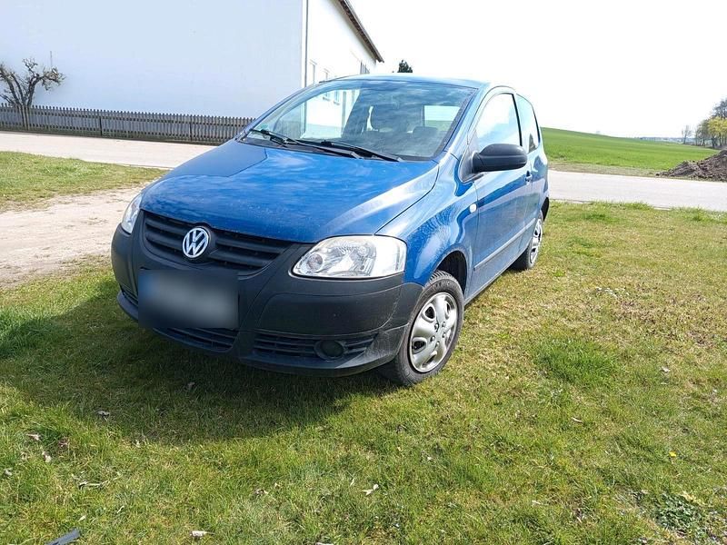 Second-hand VW Fox 54 CP (39 kW) 2006 Albastru Hatchback