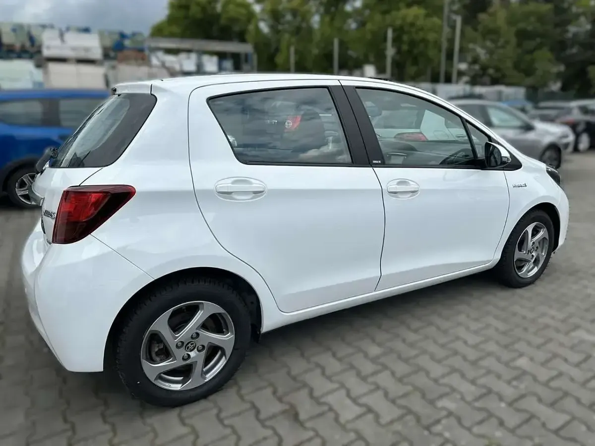Gebraucht Toyota Yaris Edition-S 75 PS (55 kW) 2016 Super (pure) white ii Kleinwagen