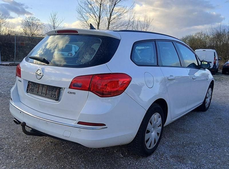 Gebraucht Opel Astra 165 PS (121 kW) 2015 Weiß Kombi