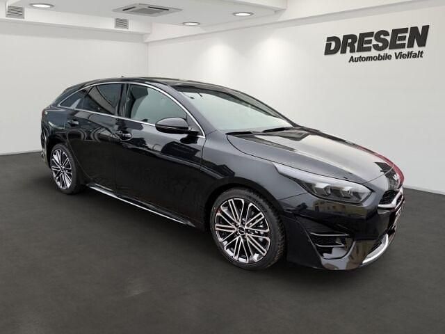 Gebraucht Kia ProCeed GT-Line 140 PS (102 kW) 2024 1k) black pearl m (schwarz Kleinwagen