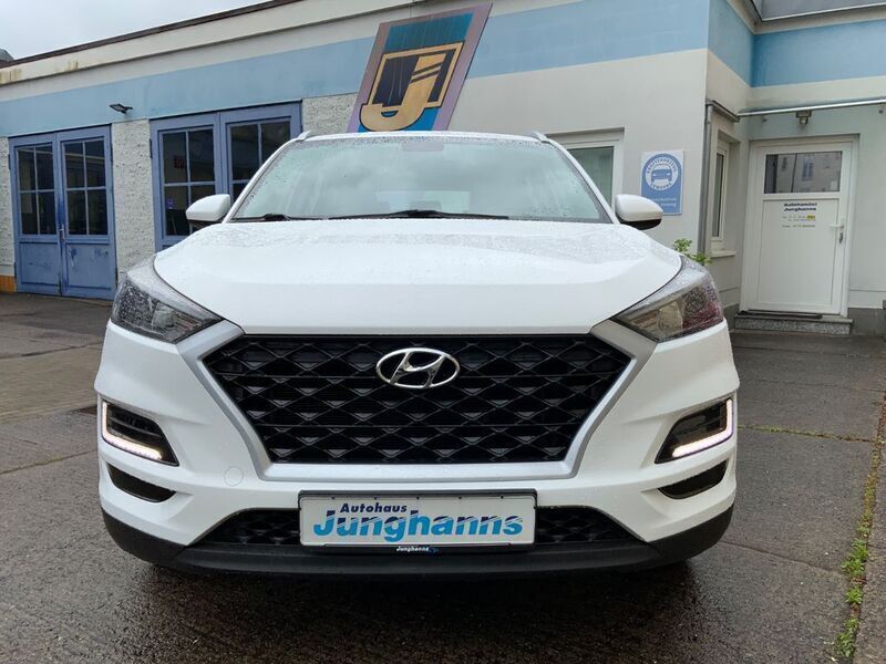 Weiß Gebraucht 2019 Hyundai Tucson Select SUV | 16.300 € (Fairer Preis) - Bild 1/4
