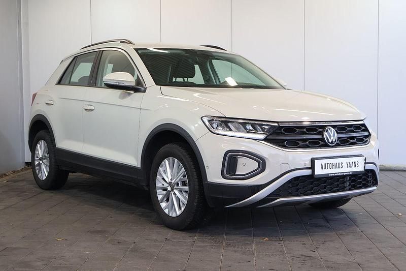 Gebraucht VW T-Roc Life 150 PS (110 kW) 2024 Ascotgrau SUV