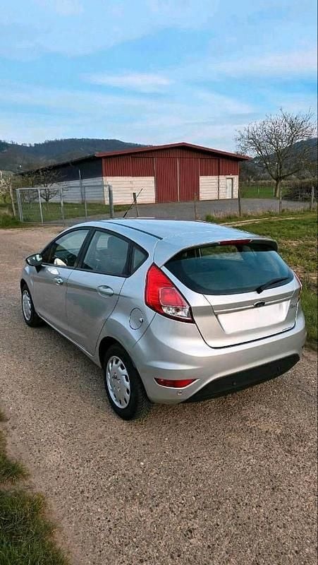 Gebraucht Ford Fiesta SYNC Edition 75 PS (55 kW) 2014 Silber Kleinwagen