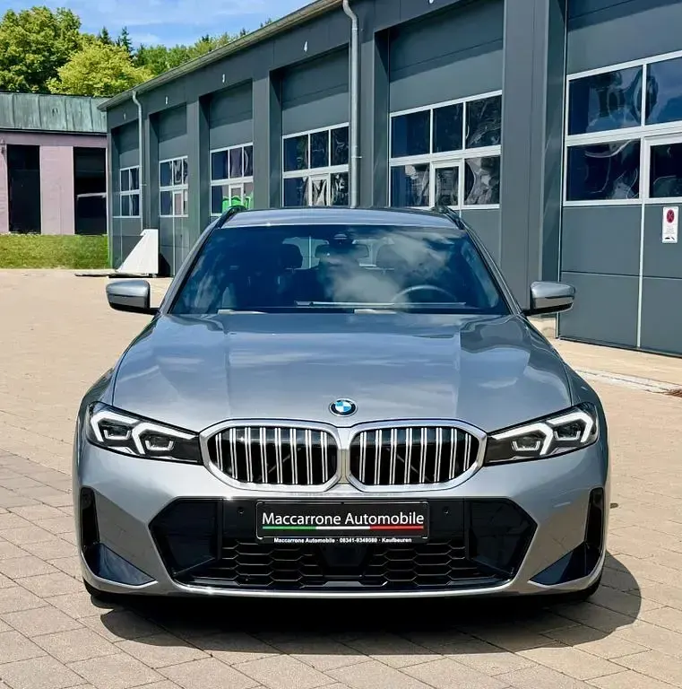 Gebraucht BMW 330 Shadowline 245 PS (180 kW) 2025 Skyscraper grau (metallic) Kombi