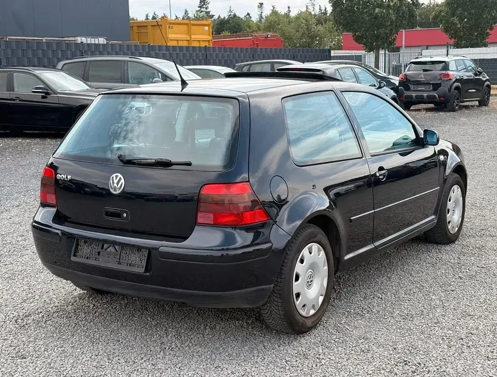 Gebraucht VW Golf IV Edition 105 PS (77 kW) 2001 Blau Limousine