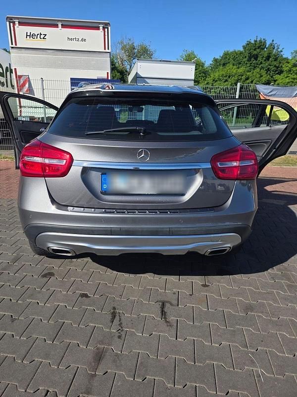 Gebraucht Mercedes GLA220 Edition 1 170 PS (125 kW) 2014 Grau SUV