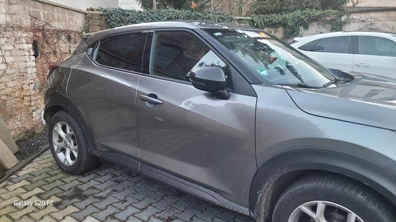 Grau Gebraucht 2019 Nissan Juke Acenta SUV | 12.500 € (Fairer Preis) - Bild 1/1