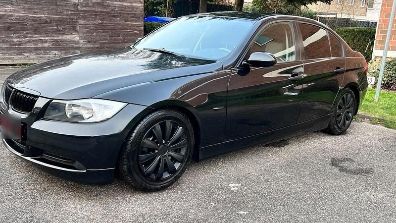 Gebraucht BMW 318 129 PS (94 kW) 2006 Schwarz Limousine