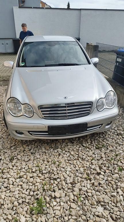 Silber Gebraucht 2006 Mercedes C220 Classic Limousine | 3.500 € (Fairer Preis) - Bild 1/4