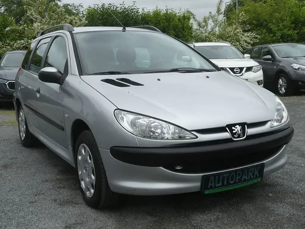 Gebraucht Peugeot 206 Filou 75 PS (55 kW) 2006 Silber Limousine